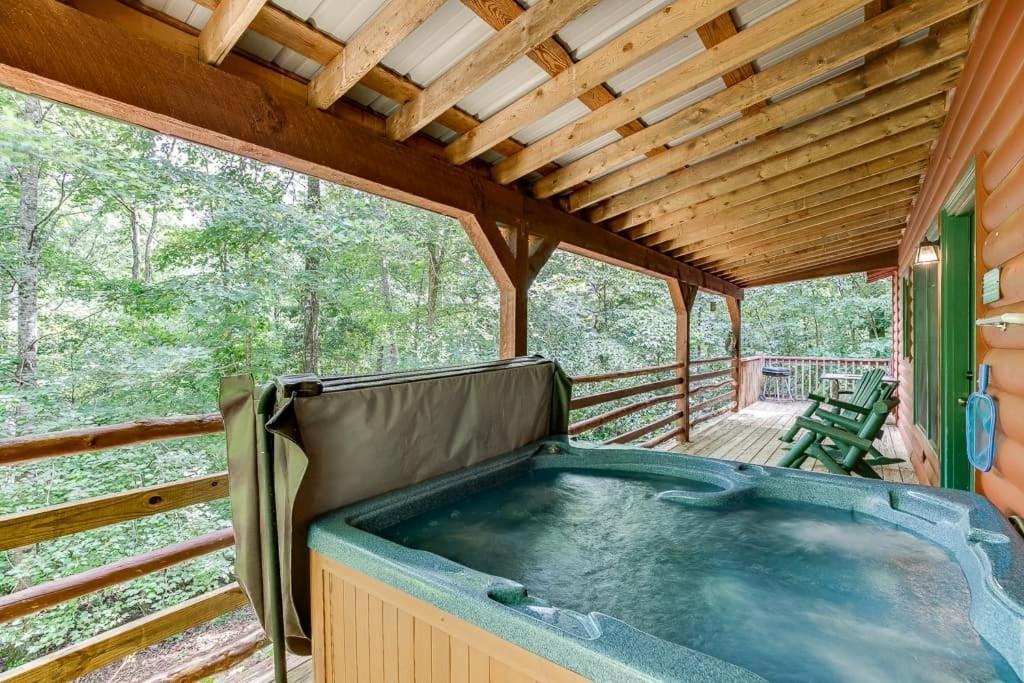 Cabin With Jacuzzi & Hydrotherapy Spanear Helen Cleveland Ngoại thất bức ảnh